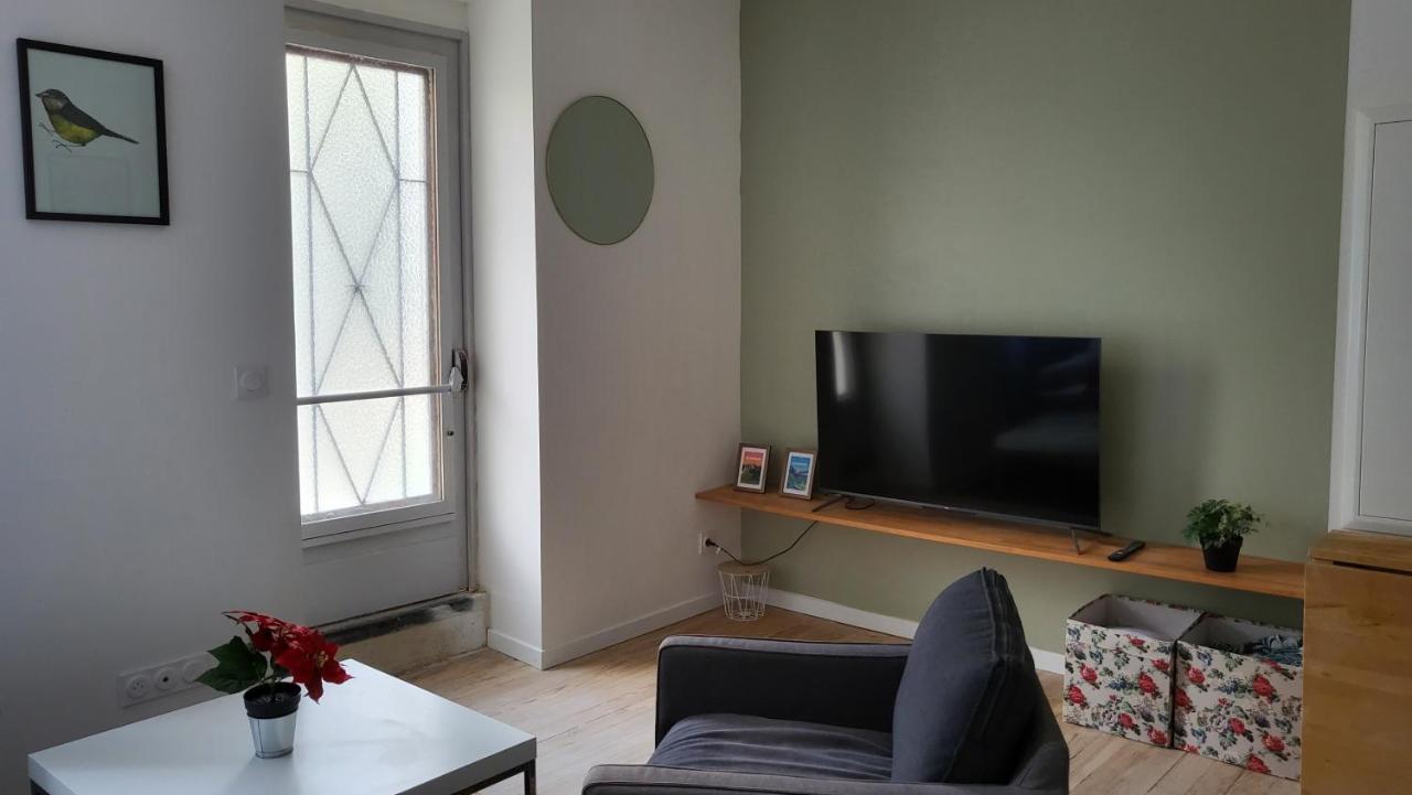 Charmant 2 Pieces Avec Terrasse Proche Centre Ville - Parking Gratuit A Proximite Lourdes Exterior photo